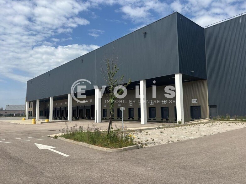4 Avenue De Montmartin, Corbas for lease - Building Photo - Image 2 of 20