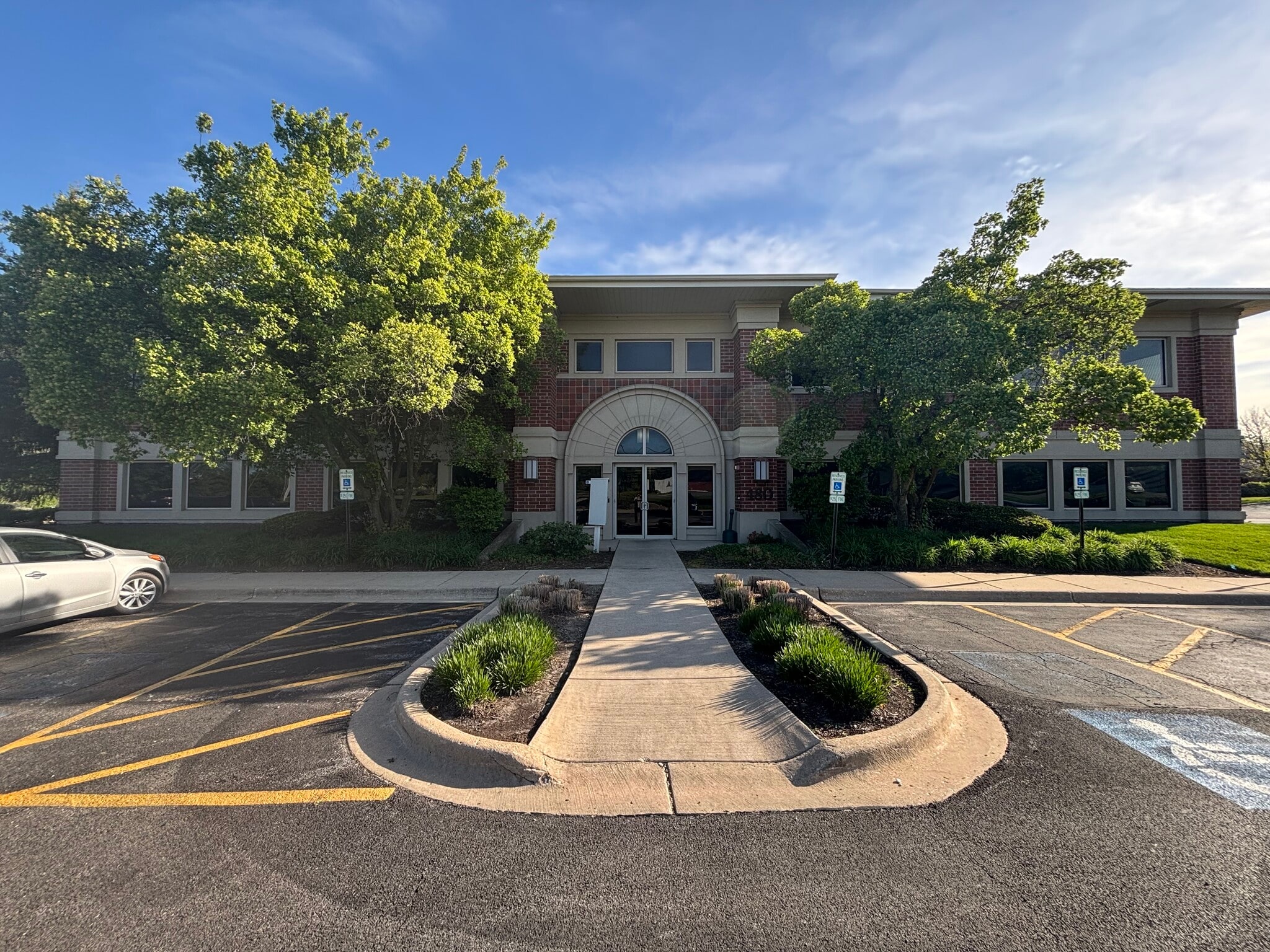 450-480 E Roosevelt Rd, West Chicago, IL for lease Interior Photo- Image 1 of 8