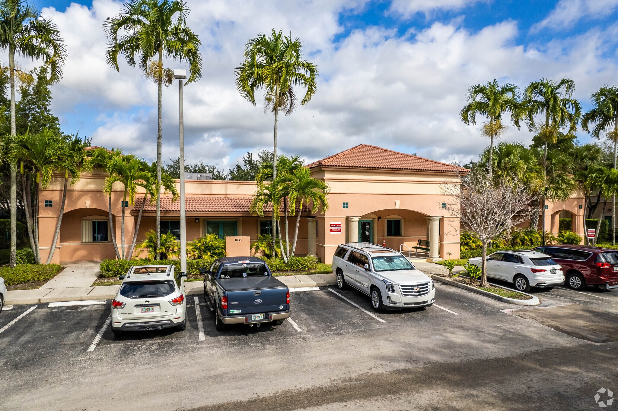 1835 N Corporate Lakes Blvd, Weston, FL for lease Primary Photo- Image 1 of 43