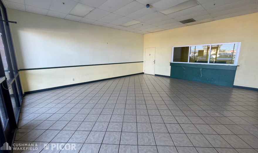 1685 W Valencia Rd, Tucson, AZ for lease - Interior Photo - Image 2 of 6