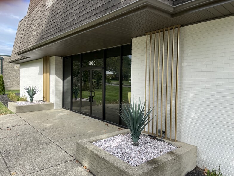 3060 Valleywood Dr, Kettering, OH for sale - Building Photo - Image 3 of 15