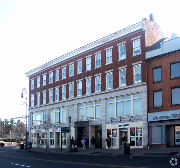 742-746 Chapel St, New Haven, CT à vendre - Photo principale - Image 1 de 1