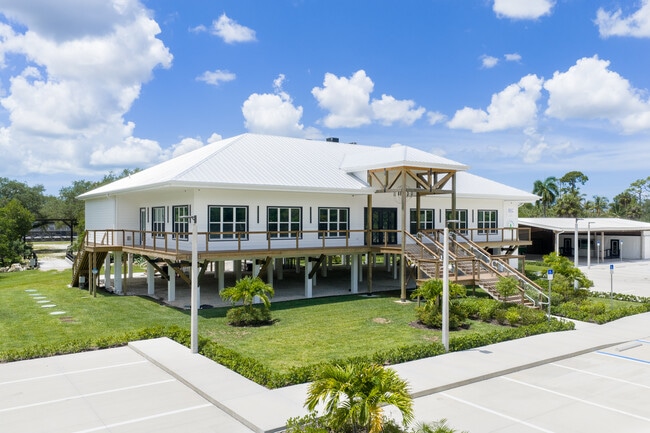 Plus de détails pour 11Acre Agritourism/Mixed-Use Opportunity – aux enchères, Fort Myers, FL
