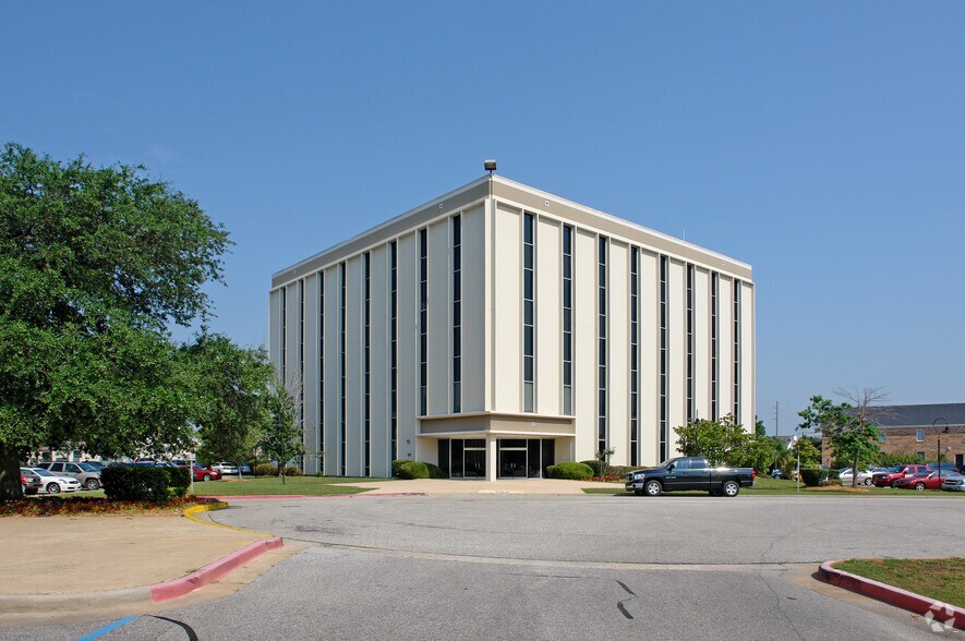 900 Western America Cir, Mobile, AL à louer - Photo du bâtiment - Image 2 de 11