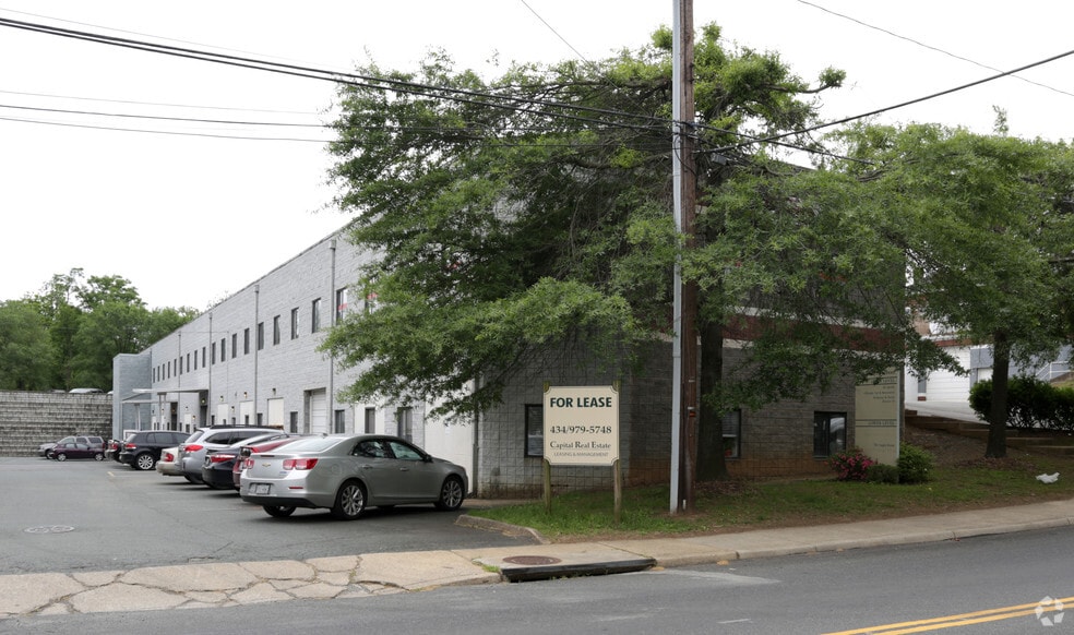 750 Harris St, Charlottesville, VA à louer - Photo du bâtiment - Image 3 de 4