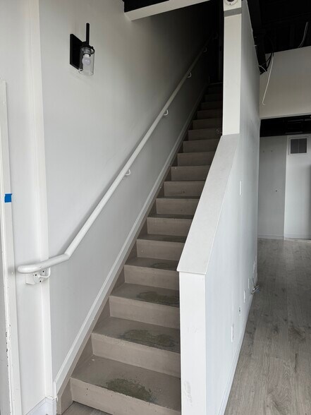 2550 Acland Rd, Kelowna, BC for sale - Building Photo - Image 3 of 8