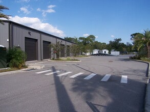3625 Rogero Rd, Jacksonville, FL à louer Photo du bâtiment- Image 2 de 4