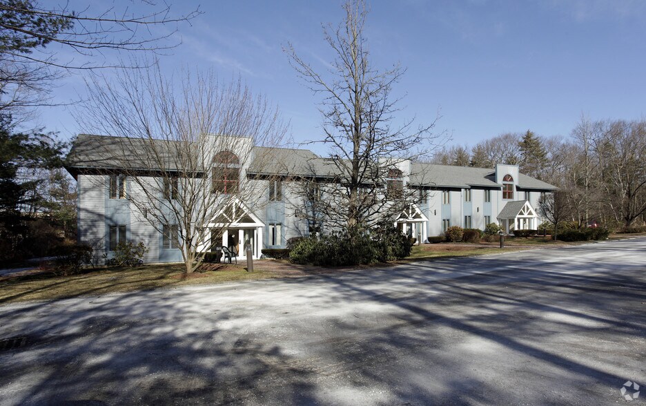 42 Nonset Path, Acton, MA à louer - Photo du bâtiment - Image 2 de 2