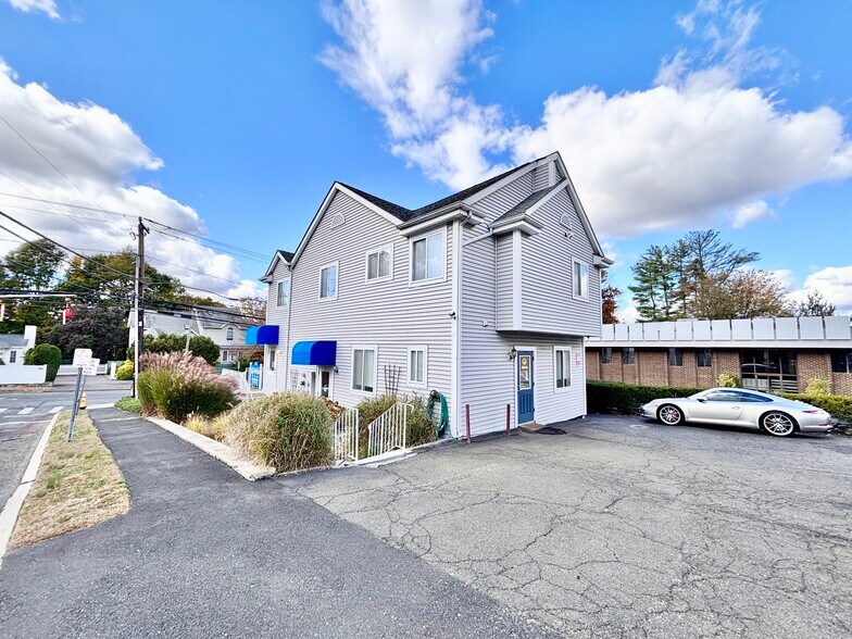 543 Newfield Ave, Stamford, CT à louer - Photo du bâtiment - Image 3 de 15