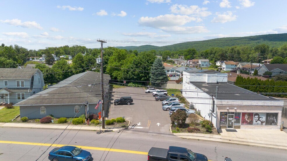 817 - 821 S Main Street portefeuille de 2 propriétés à vendre sur LoopNet.ca - Photo du bâtiment - Image 2 de 17