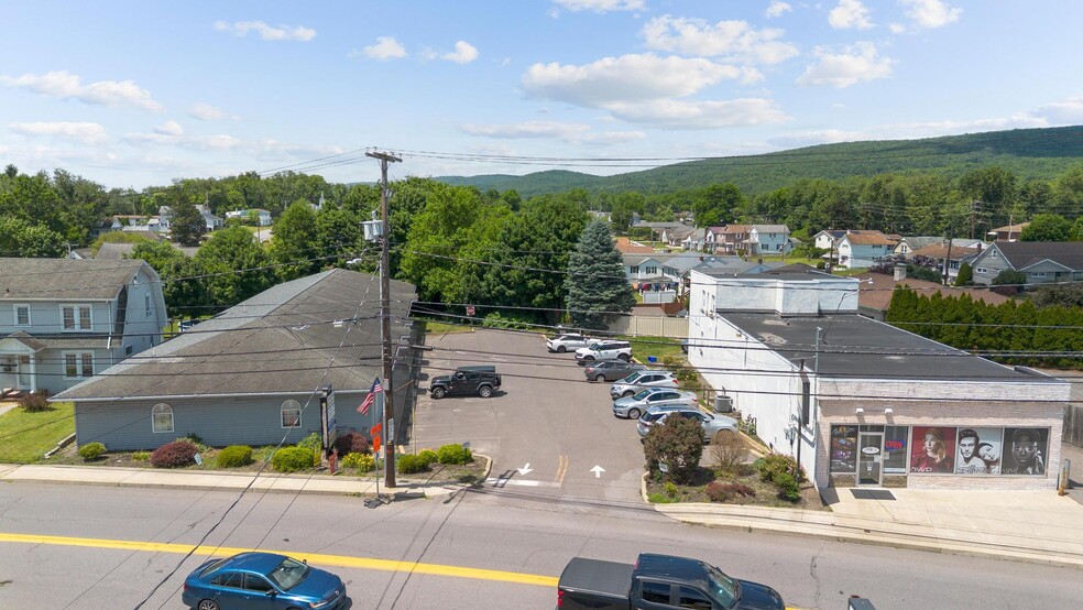 Medical Mixed use investment in NEPA portfolio of 2 properties for sale on LoopNet.ca - Building Photo - Image 3 of 22