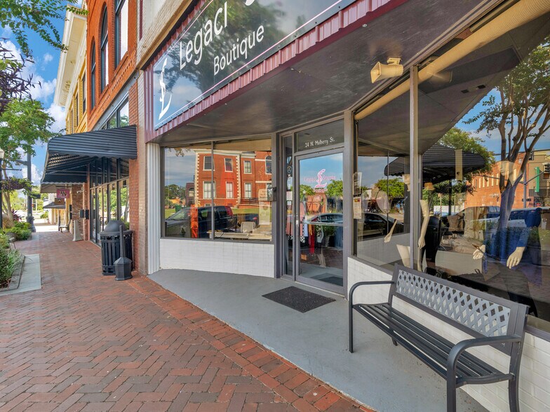 24 N Mulberry St, Jackson, GA à vendre - Photo du bâtiment - Image 2 de 14