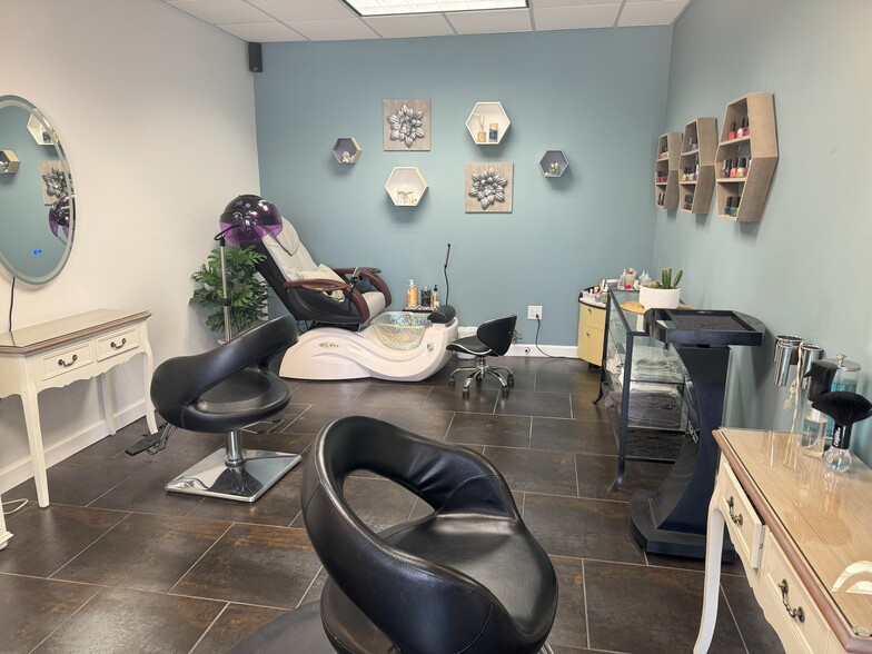 1N279 Lafox Rd, Lafox, IL à vendre - Photo intérieure - Image 2 de 9