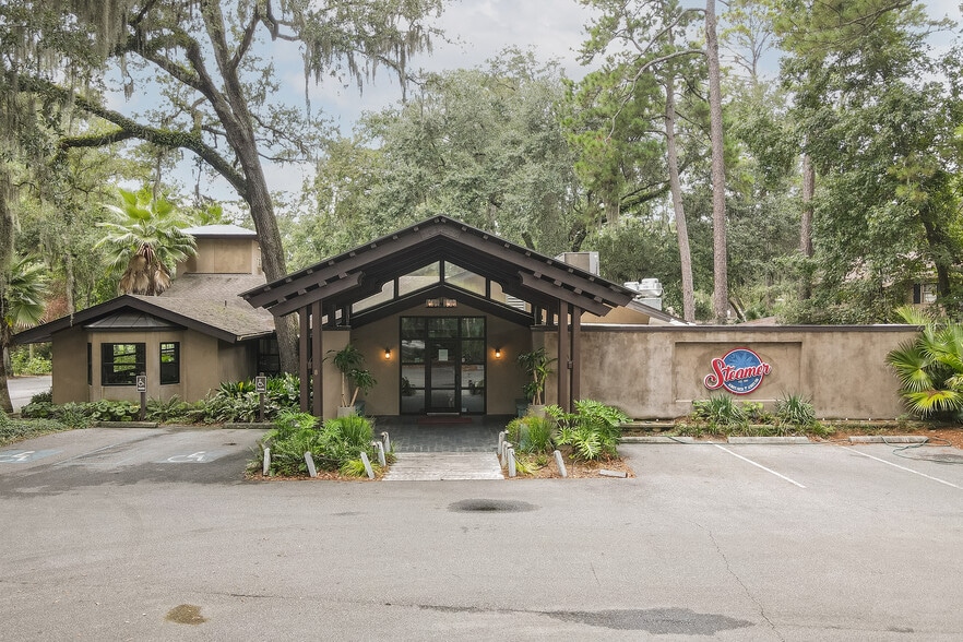 8 Executive Park Rd, Hilton Head Island, SC for sale - Building Photo - Image 3 of 16