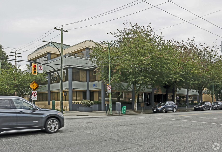 2165 W Broadway, Vancouver, BC for lease - Building Photo - Image 3 of 9