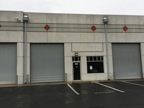 9201-9373 Mike Garcia Dr, Manassas, VA for lease Interior Photo- Image 1 of 4