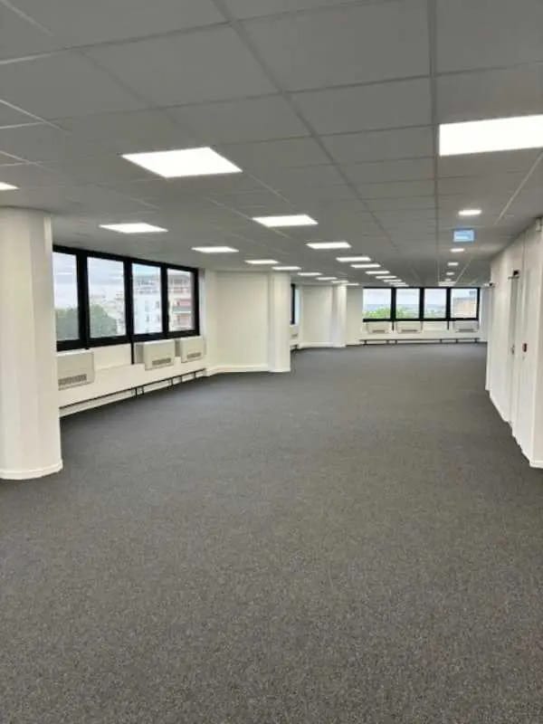 Flex in Lognes for lease Interior Photo- Image 1 of 12