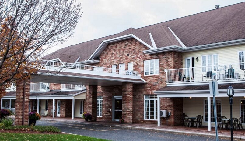 110 Berrigan Dr, Ottawa, ON à vendre Photo principale- Image 1 de 1