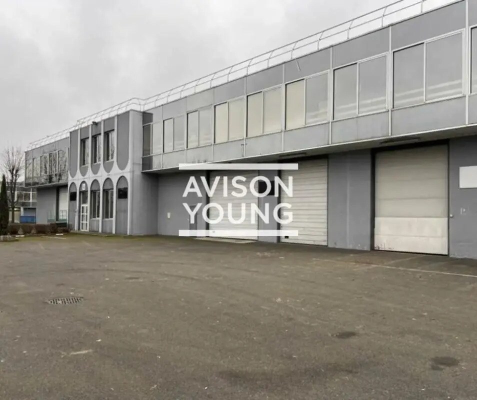 Flex in Saint-Denis for lease Building Photo- Image 1 of 6