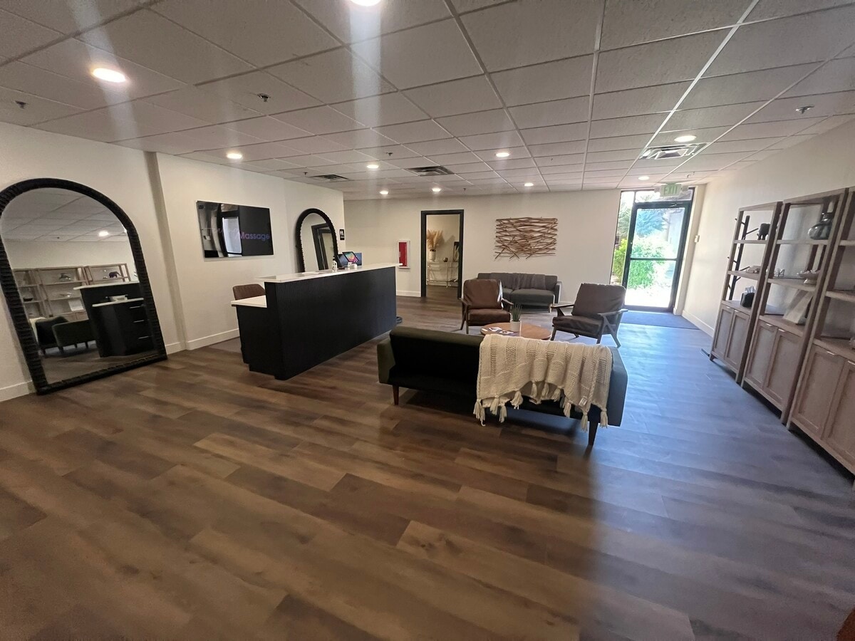 5620 W Thunderbird Rd, Glendale, AZ 85306 - Unit H-3 -  - Interior Photo - Image 1 of 6