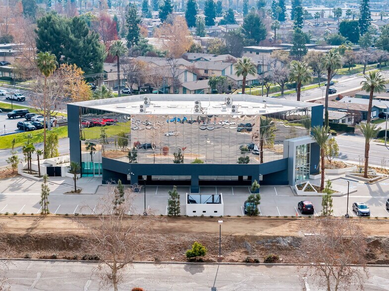 1533 Spruce St, Riverside, CA à louer - Photo du bâtiment - Image 3 de 6