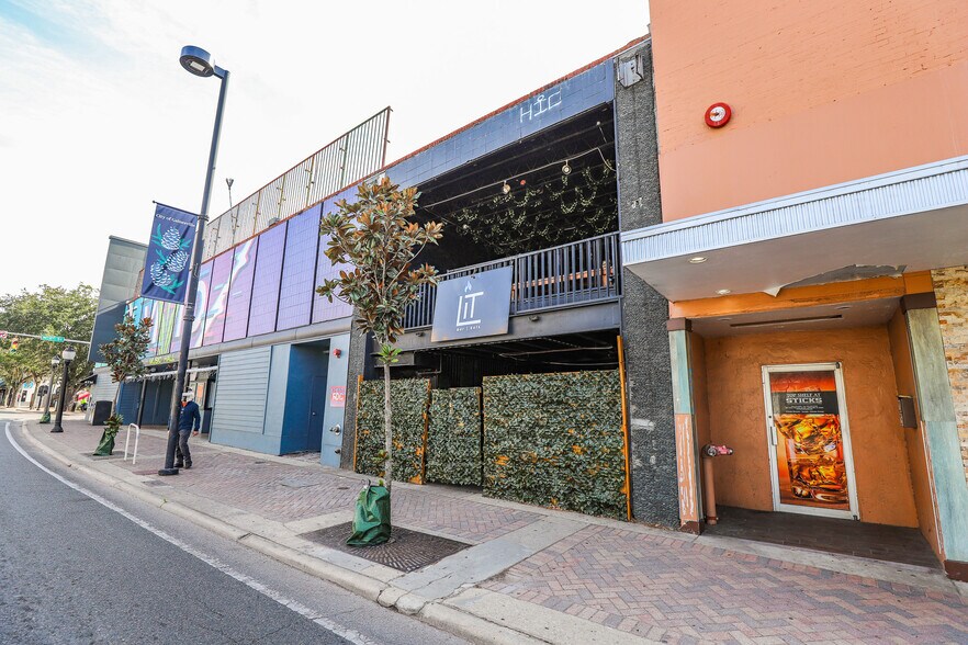 211 W University Ave, Gainesville, FL for lease - Primary Photo - Image 1 of 3