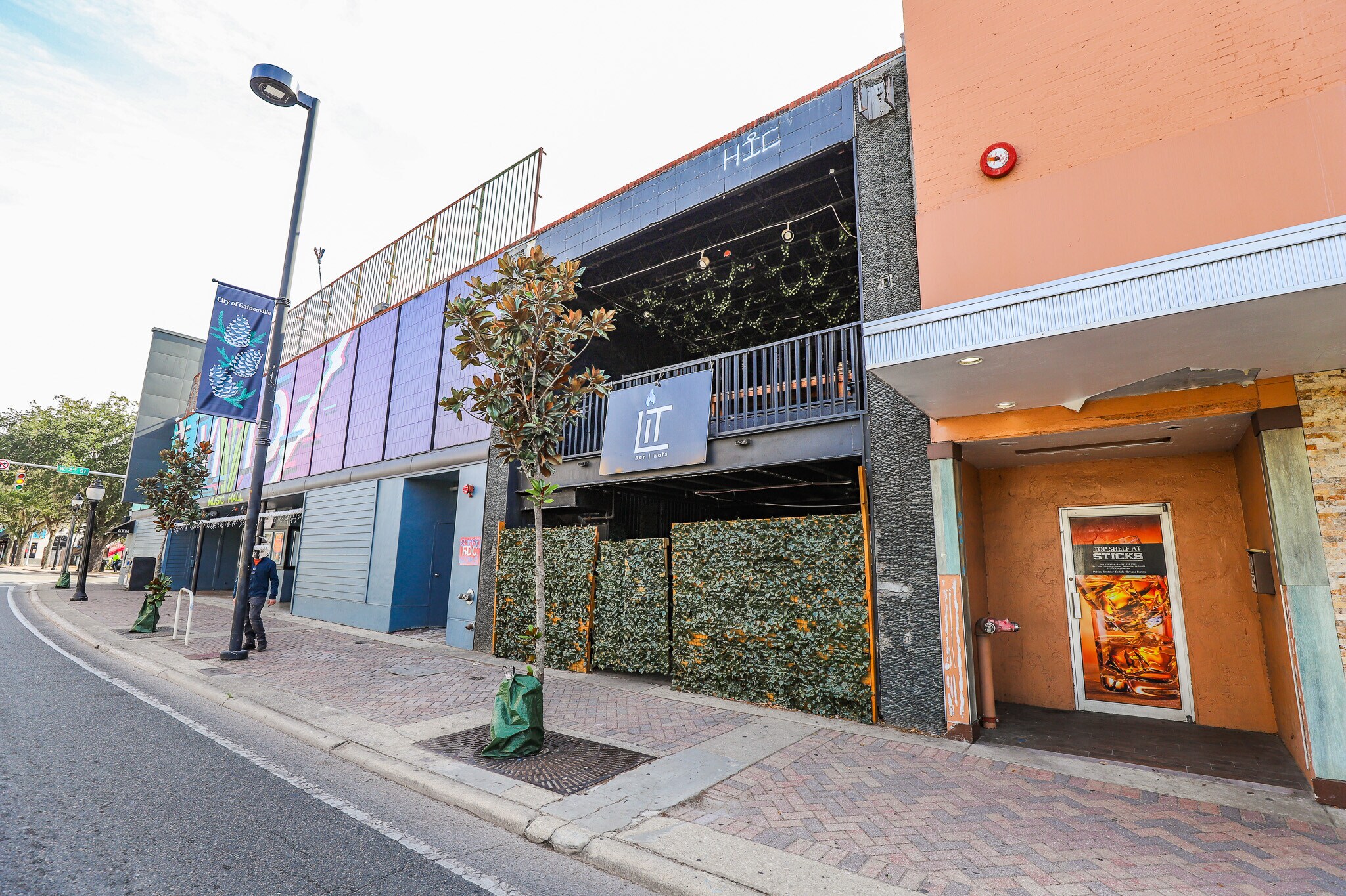 211 W University Ave, Gainesville, FL for lease Primary Photo- Image 1 of 4