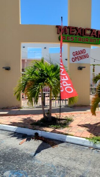 701-769 NW Federal Hwy, Stuart, FL à louer - Vidéo sur l’inscription commerciale - Image 3 de 10