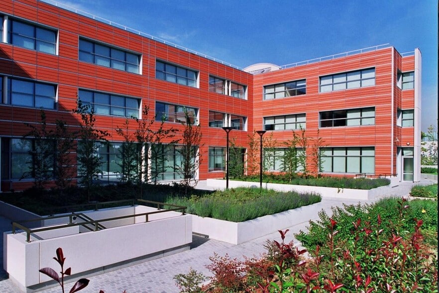 102 Avenue De Paris, Massy for lease - Building Photo - Image 2 of 15