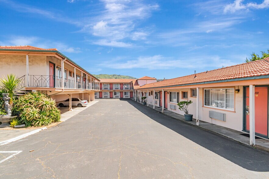 7525 Mission St, Daly City, CA à vendre - Photo du bâtiment - Image 2 de 66