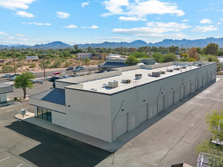 700 W Prince Rd, Tucson, AZ à vendre - Photo du bâtiment - Image 2 de 6