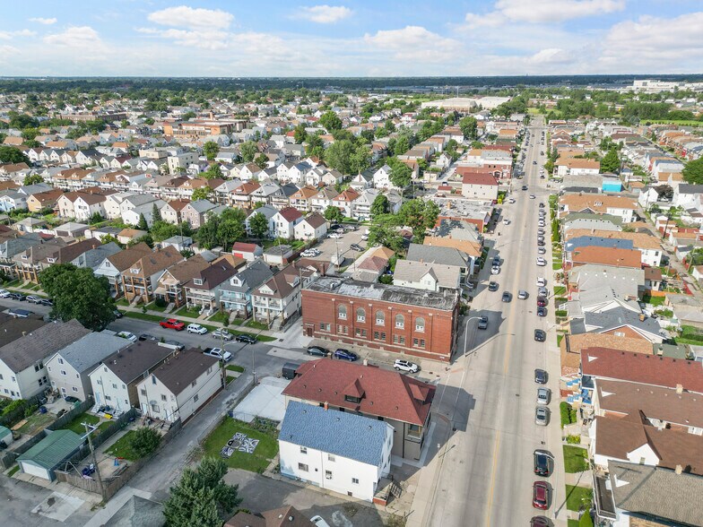 3041 Holbrook St, Hamtramck, MI à louer - Photo du bâtiment - Image 3 de 7