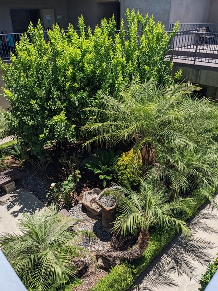 17059-17071 Ventura Blvd, Encino, CA for lease - Building Photo - Image 3 of 4