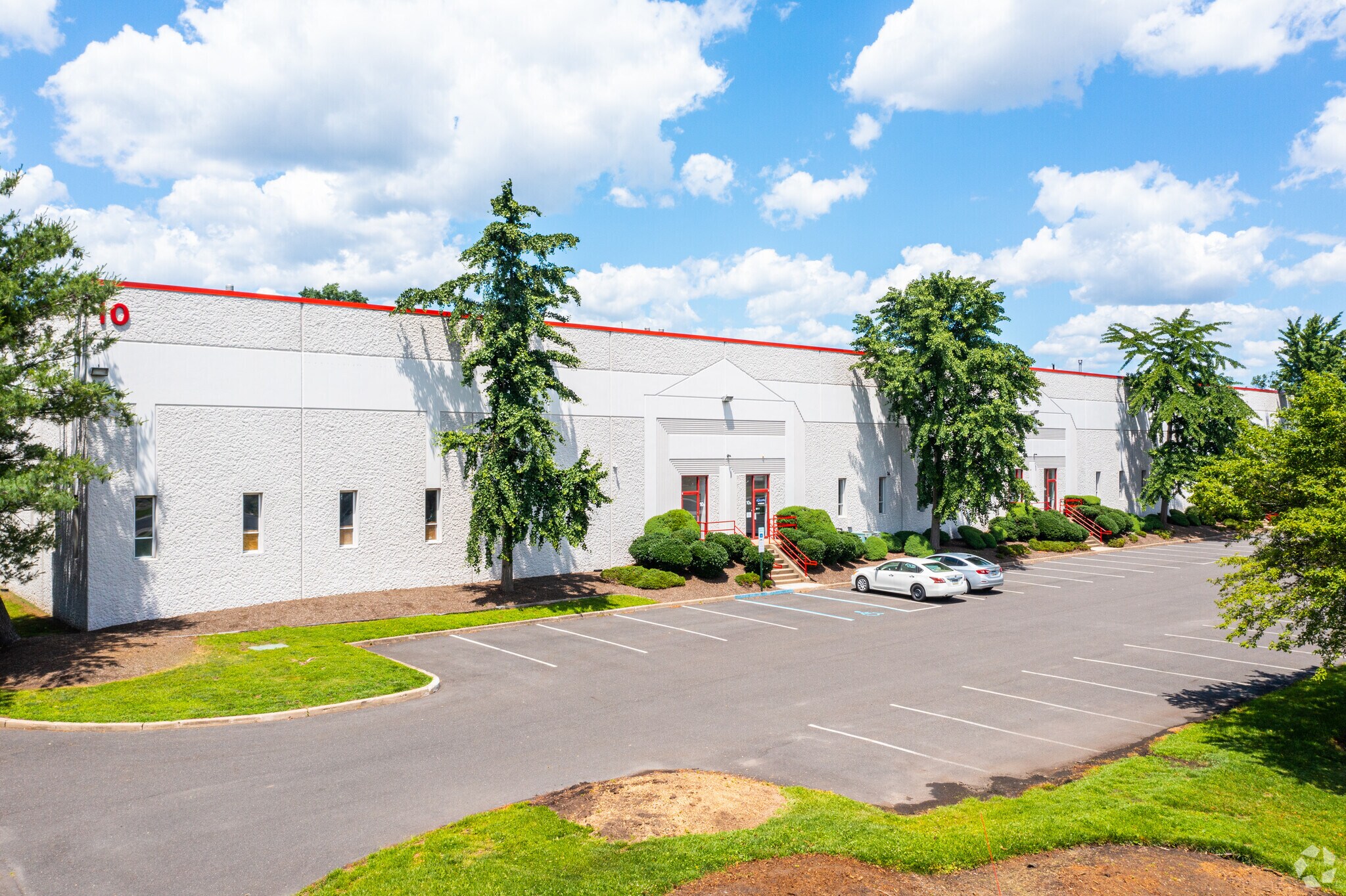 10 Runway Rd, Levittown, PA à louer Photo principale- Image 1 de 12