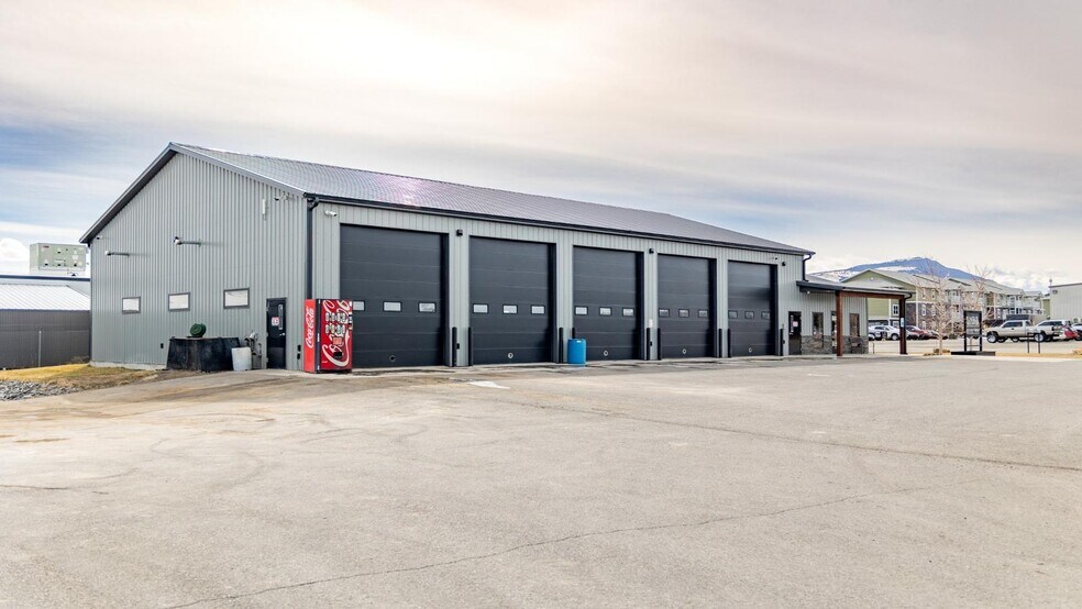 528 Blackburn St, Cody, WY à vendre - Photo du bâtiment - Image 3 de 52