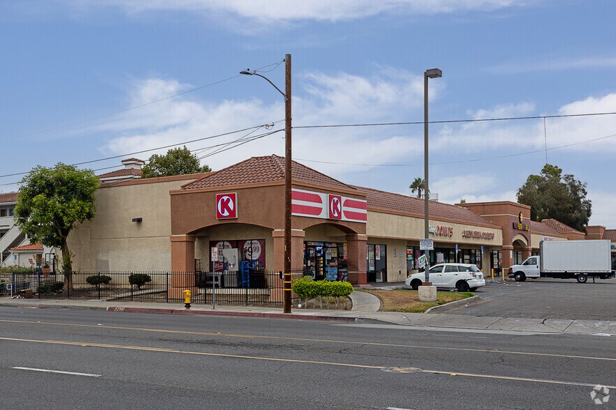 8523-8533 Artesia Blvd, Bellflower, CA à louer - Photo du bâtiment - Image 1 de 6