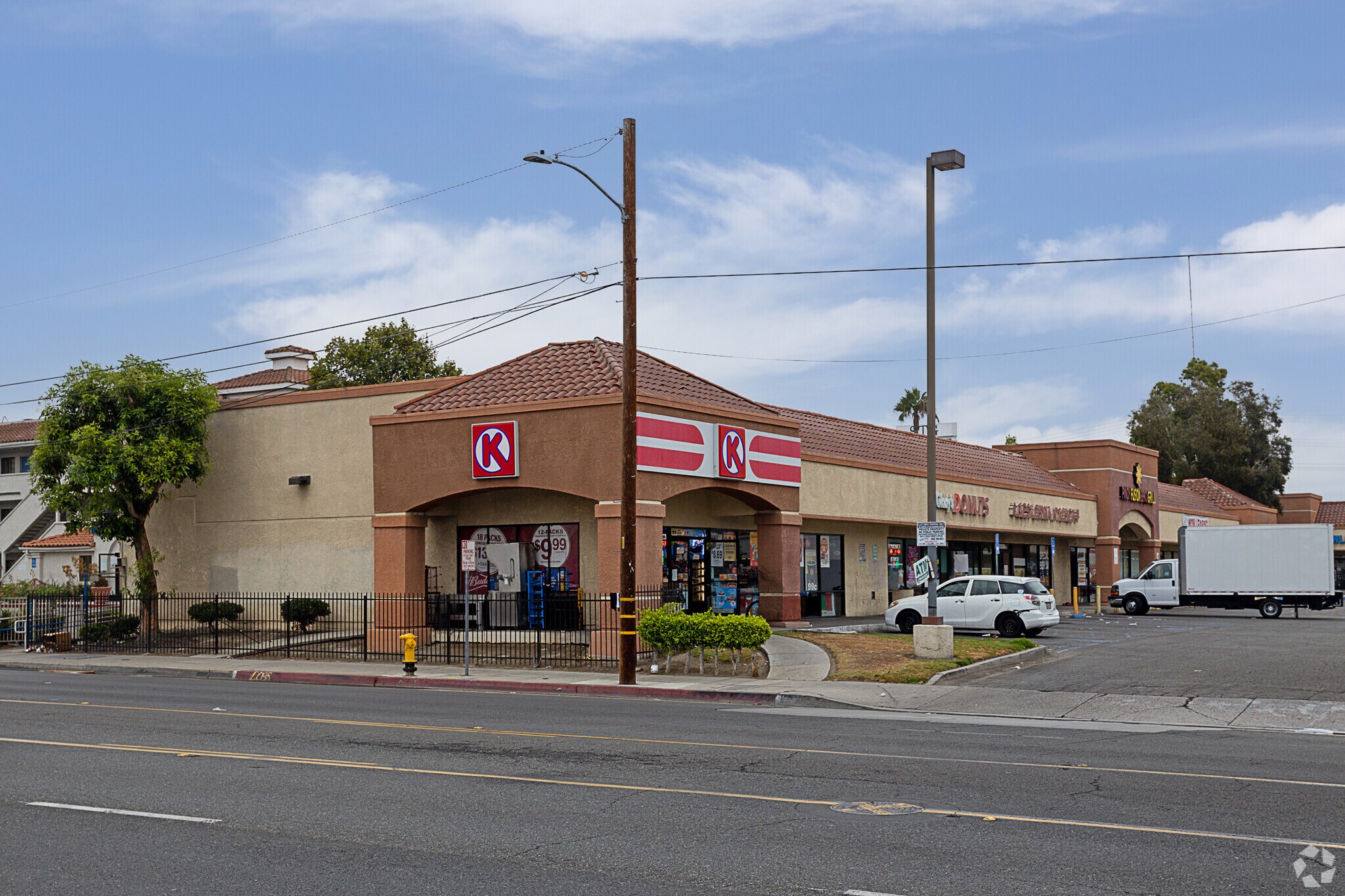 8523-8533 Artesia Blvd, Bellflower, CA à louer Photo du bâtiment- Image 1 de 7