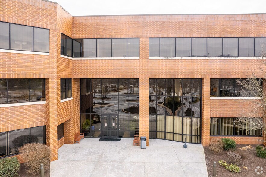 3773 Corporate Pky, Center Valley, PA for lease - Building Photo - Image 3 of 7