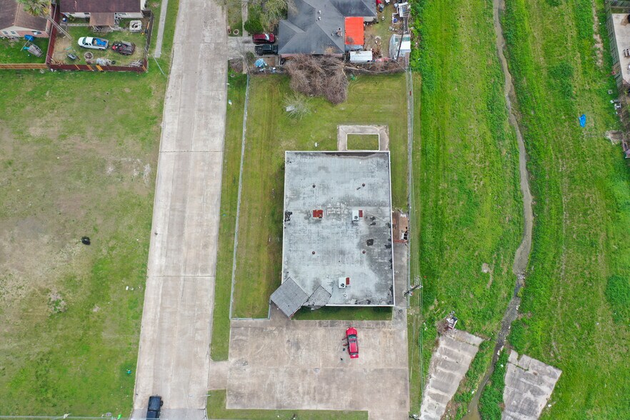 11526 Walters Rd, Houston, TX à vendre - Photo du bâtiment - Image 2 de 9