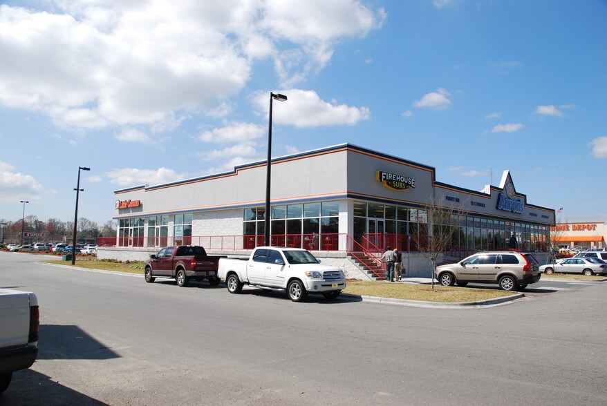 1935 E Victory Dr, Savannah, GA à louer - Photo principale - Image 3 de 3