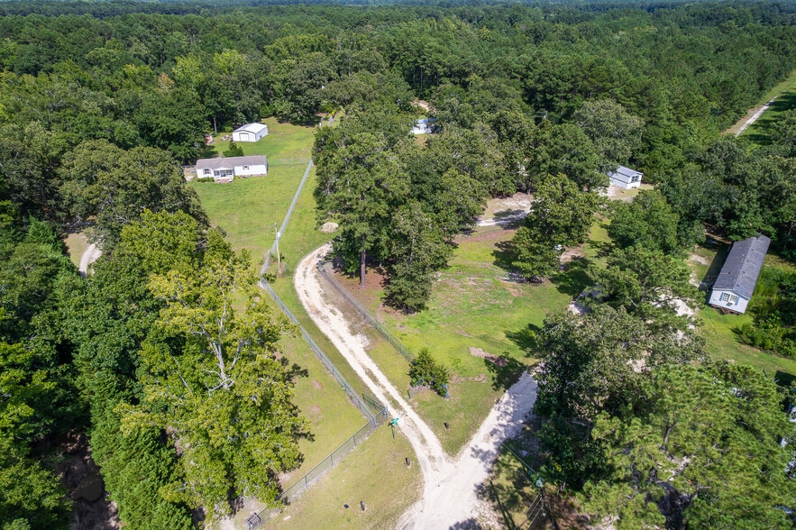 399 Ireland Dr, Lumber Bridge, NC for sale - Building Photo - Image 1 of 25