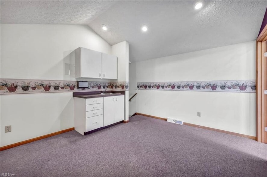 33398 Walker Rd, Avon Lake, OH for sale - Building Photo - Image 3 of 10