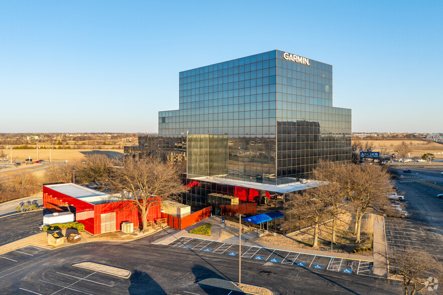 4500 S Garnett Rd, Tulsa, OK à louer - Photo du bâtiment - Image 1 de 4