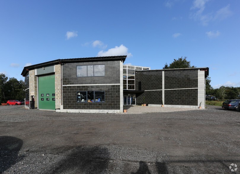 North Trade Rd, Battle à louer - Photo du bâtiment - Image 2 de 2