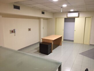 Plus de détails pour Multi-résidentiel à vendre