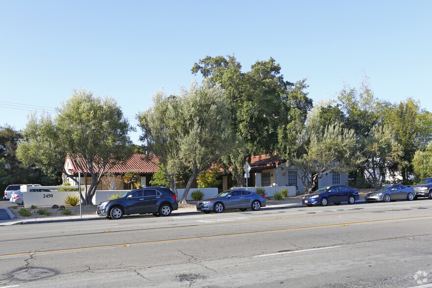 2450 Samaritan Dr, San Jose, CA à louer - Photo du bâtiment - Image 3 de 10