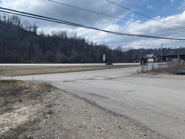 Commercial Ave, Mingo Junction, OH à louer - Photo du bâtiment - Image 3 de 14