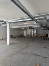 10054 158 St NW, Edmonton, AB à louer Photo intérieure- Image 2 de 7