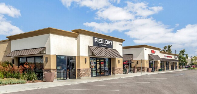 Plus de détails pour 9515-9575 Valley View St, Cypress, CA - Commerce de détail à louer