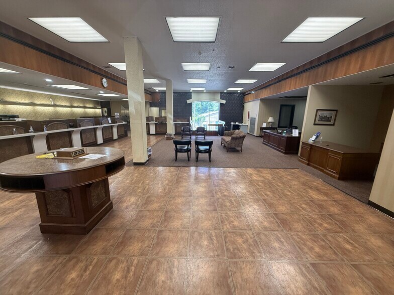 128 E Commerce St, Aberdeen, MS à vendre - Photo du bâtiment - Image 3 de 16